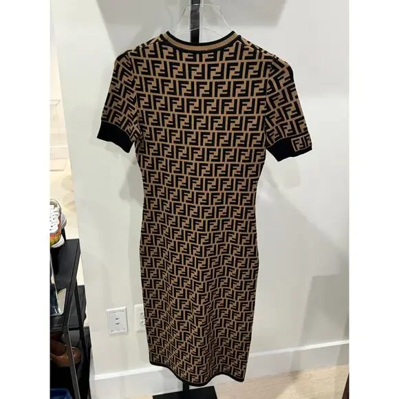 *AUTHENTIC* FENDI - Long Logo Dress, Size 36 - Picture 5 of 9